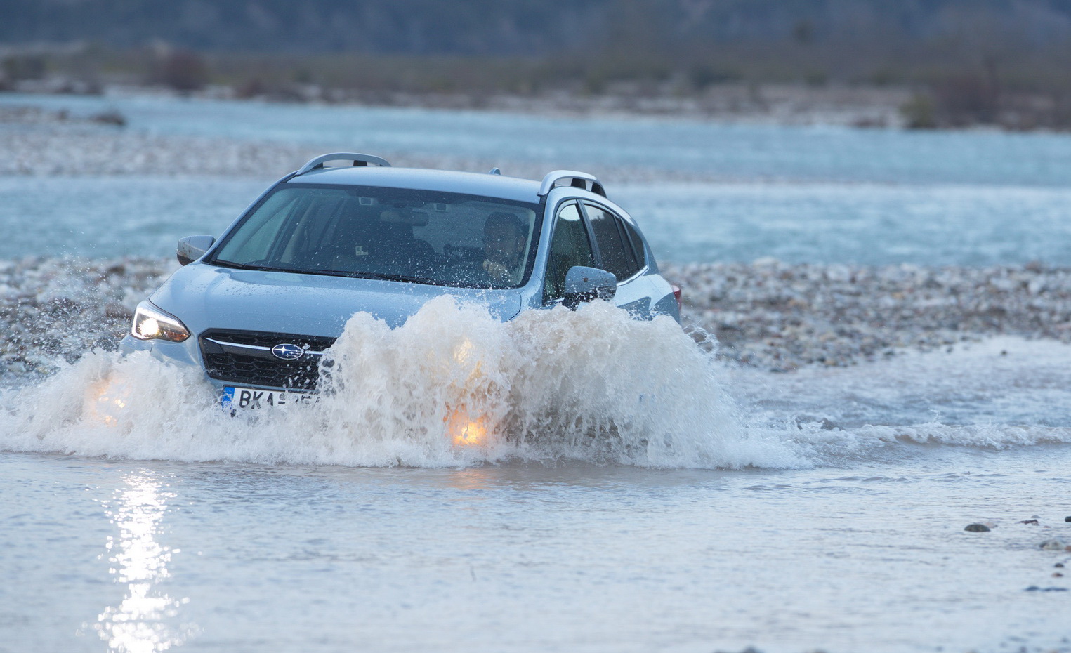 Subaru XV ποτάμι