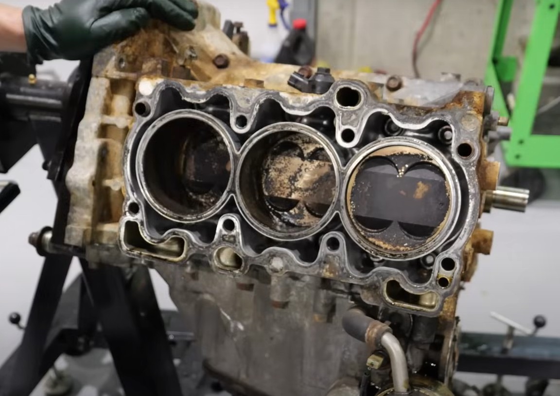 Subaru engine