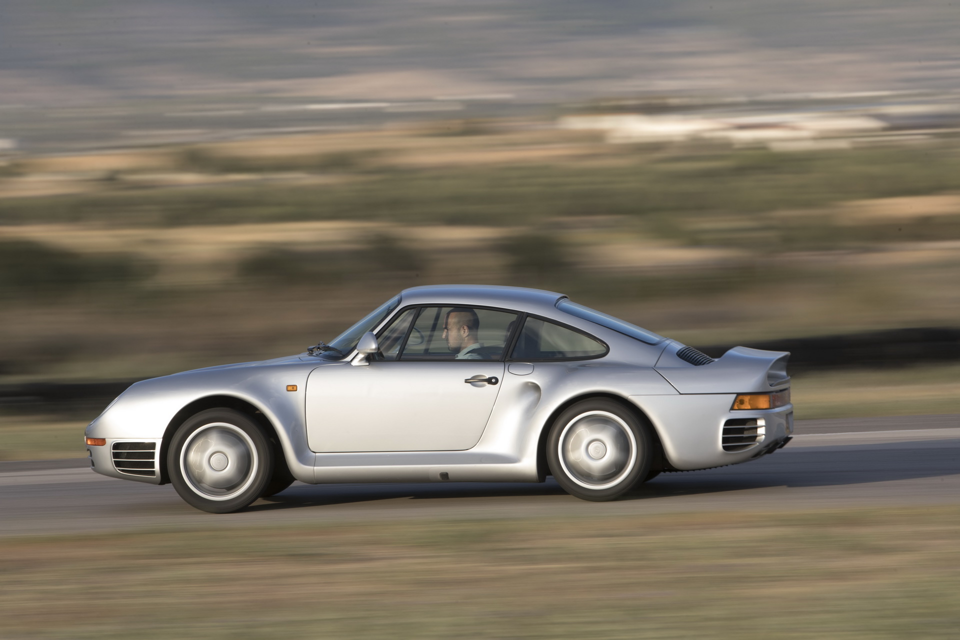 Porsche 959 & 918 Spyder Drive Magazine