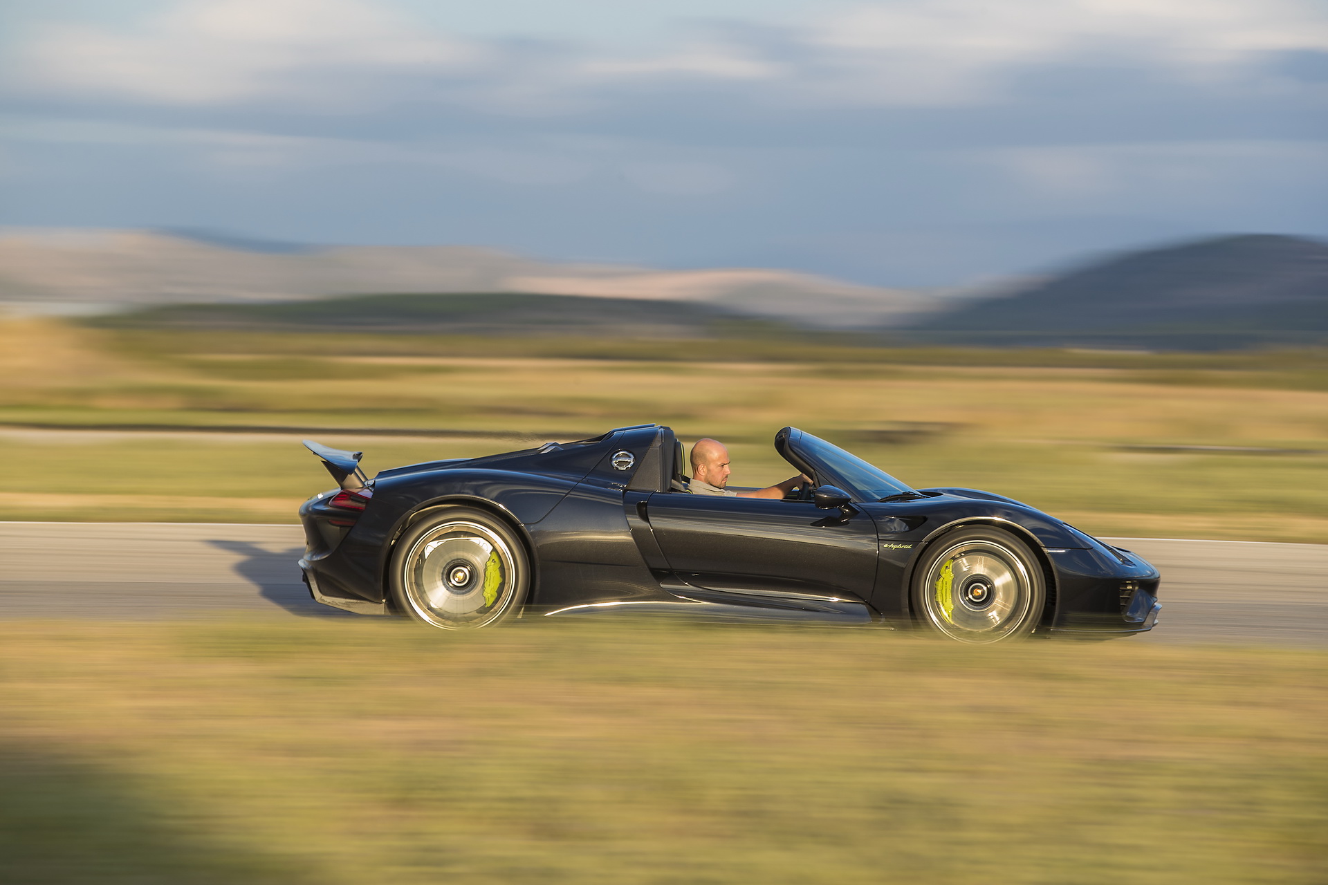 Porsche 959 & 918 Spyder Drive Magazine