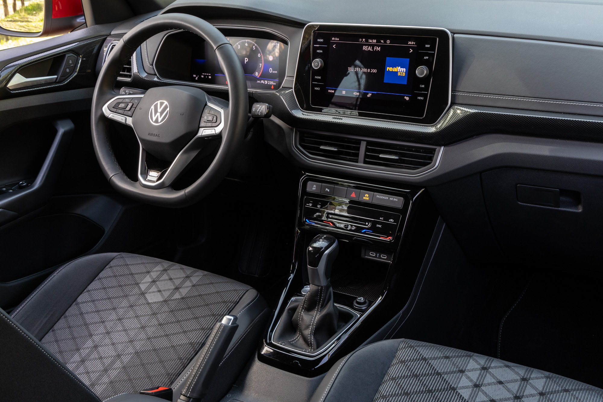 Test drive: FIAT 600 vs Volkswagen T-Cross/Photo © DRIVE Media Group/Thanasis Koutsogiannis