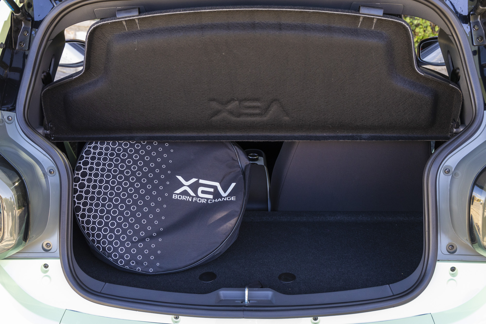 Test drive: XEV Yoyo, Photo © DRIVE Media Group/Thanassis Koutsogiannis