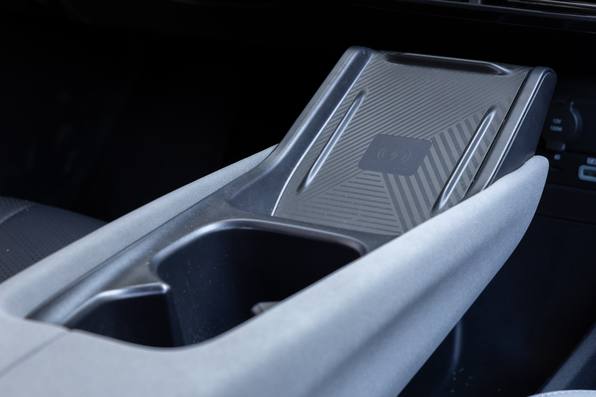 Test drive: BYD Dolphin Surf, Photo © DRIVE Media Group/Thanasis Koutsogiannis