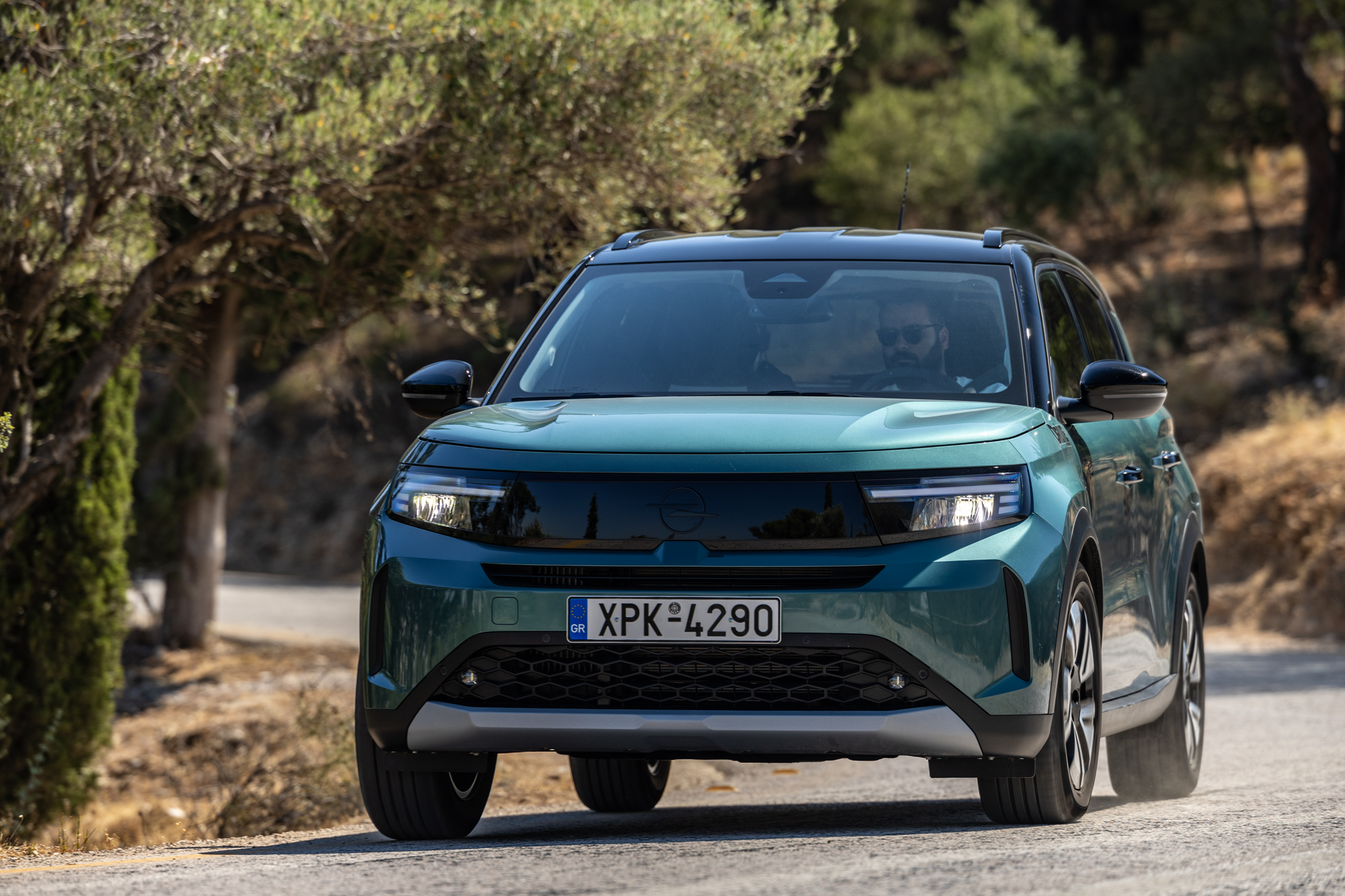 Test drive Opel Frontera Hybrid 145, Photo @ DRIVE Media Group/Thanasis Koutsogiannis