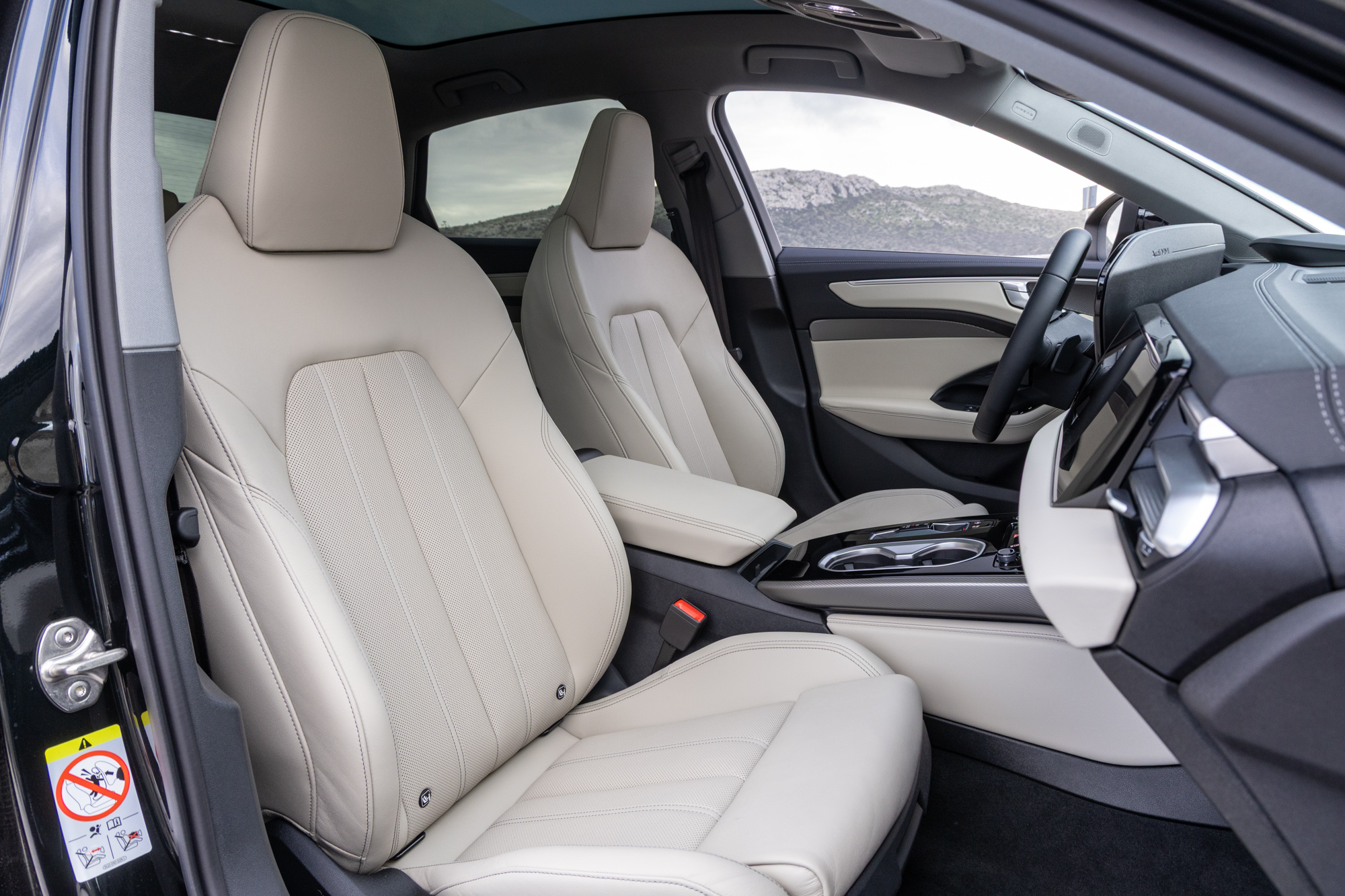 Test drive: Audi A6 Sedan 2.0 TDI Hybrid quattro, Photo © DRIVE Media Group/Thanasis Koutsogiannis