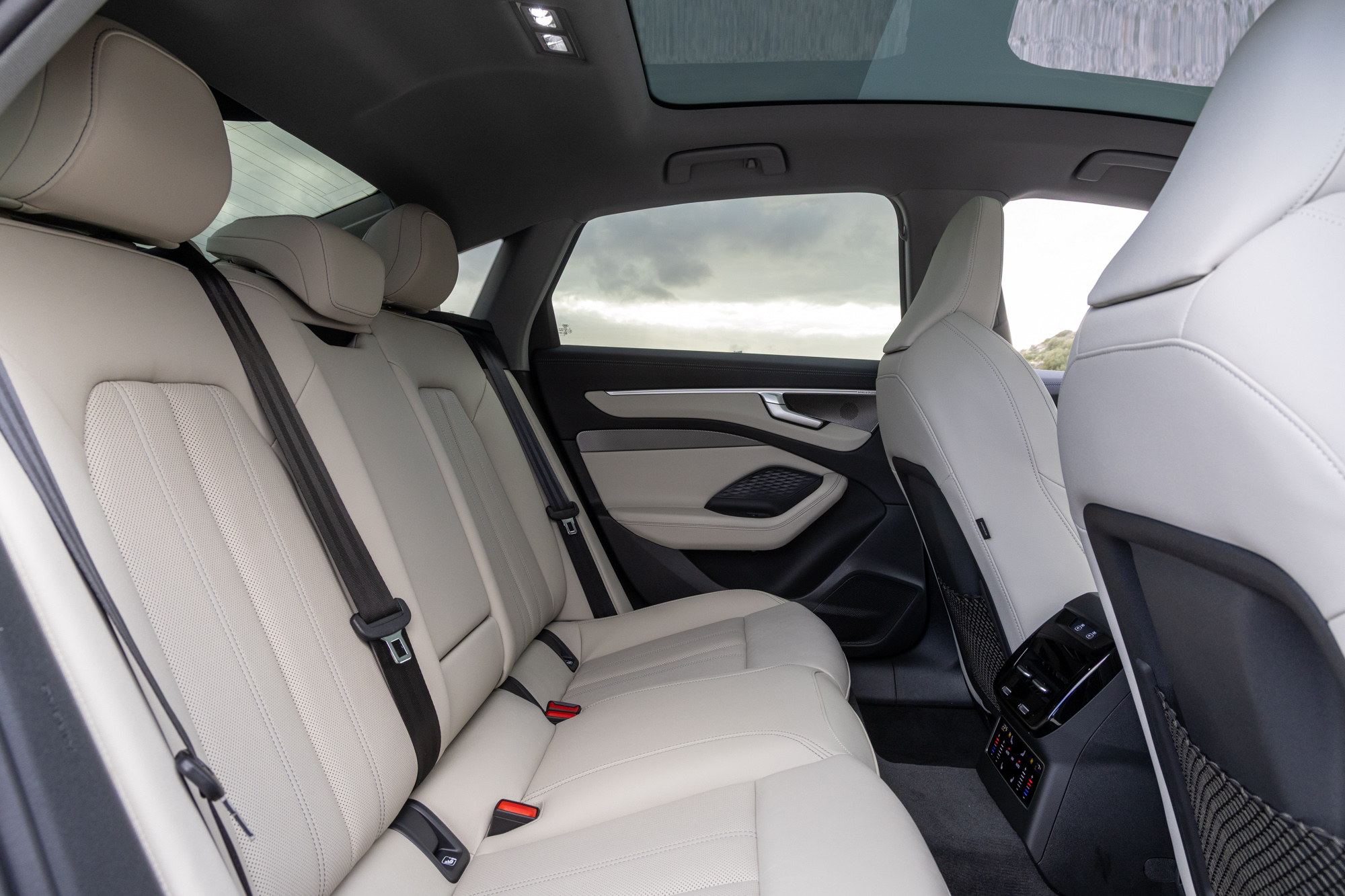 Test drive: Audi A6 Sedan 2.0 TDI Hybrid quattro, Photo © DRIVE Media Group/Thanasis Koutsogiannis