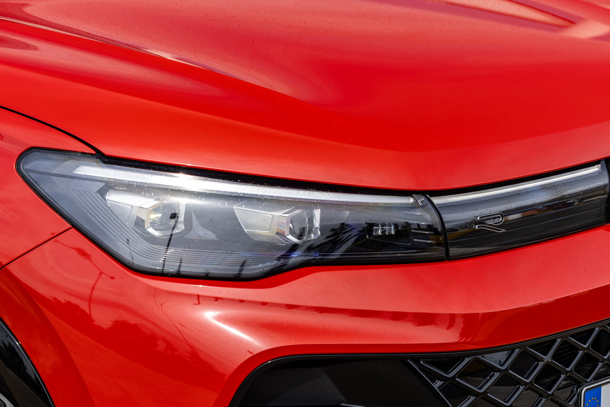 Test drive: Renault Austral Hybrid 160 vs Volkswagen Tiguan eTSI 150, Photo © DRIVE Media Group/Thanasis Koutsogiannis