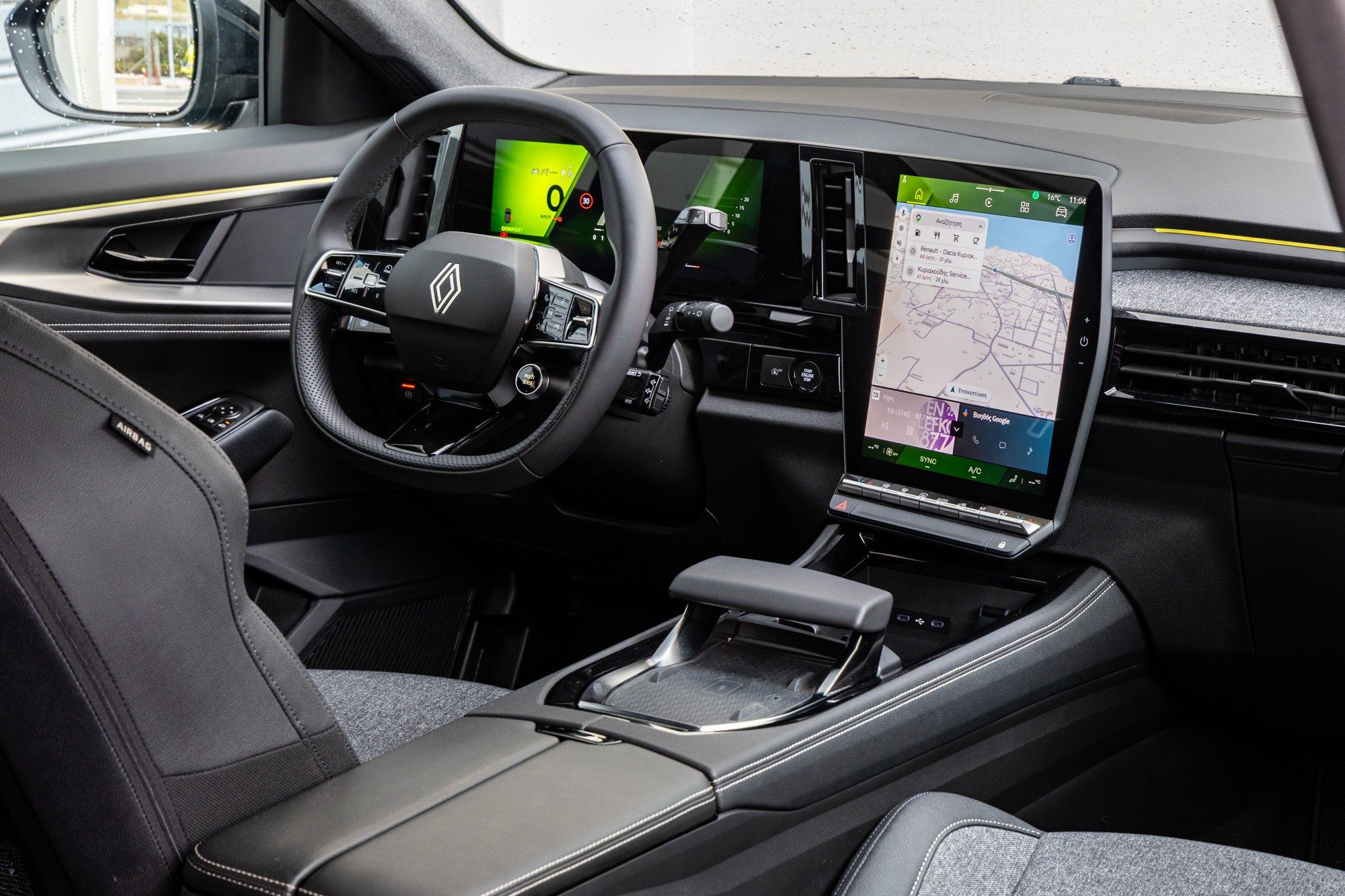 Test drive: Renault Austral Hybrid 160 vs Volkswagen Tiguan eTSI 150, Photo © DRIVE Media Group/Thanasis Koutsogiannis