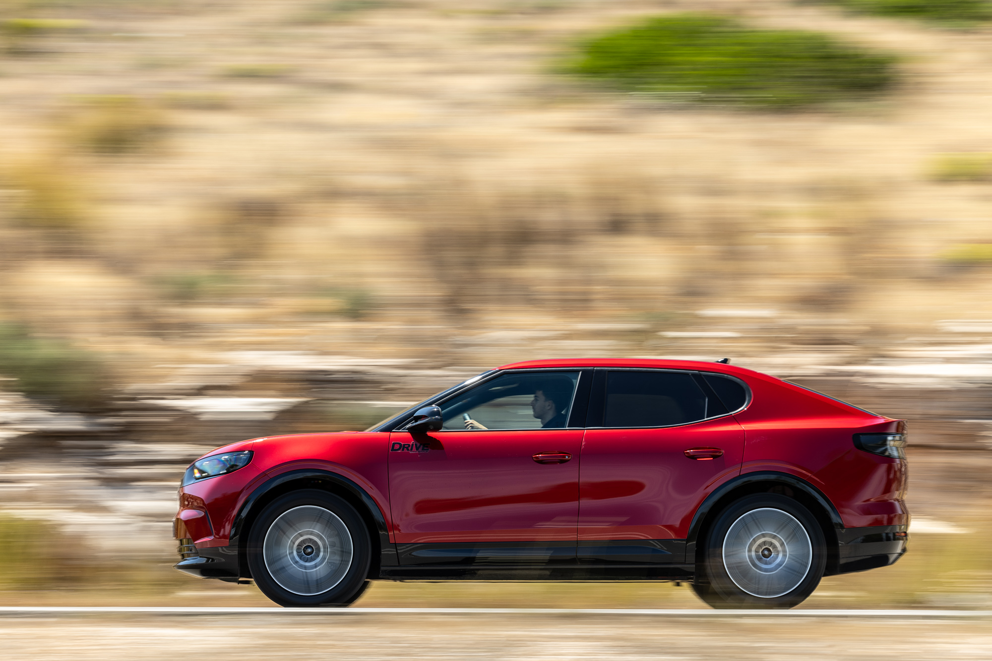 Test drive: CUPRA Tavascan VZ vs Ford Capri RWD ER/Photo © DRIVE Media Group/Thanasis Koutsogiannis