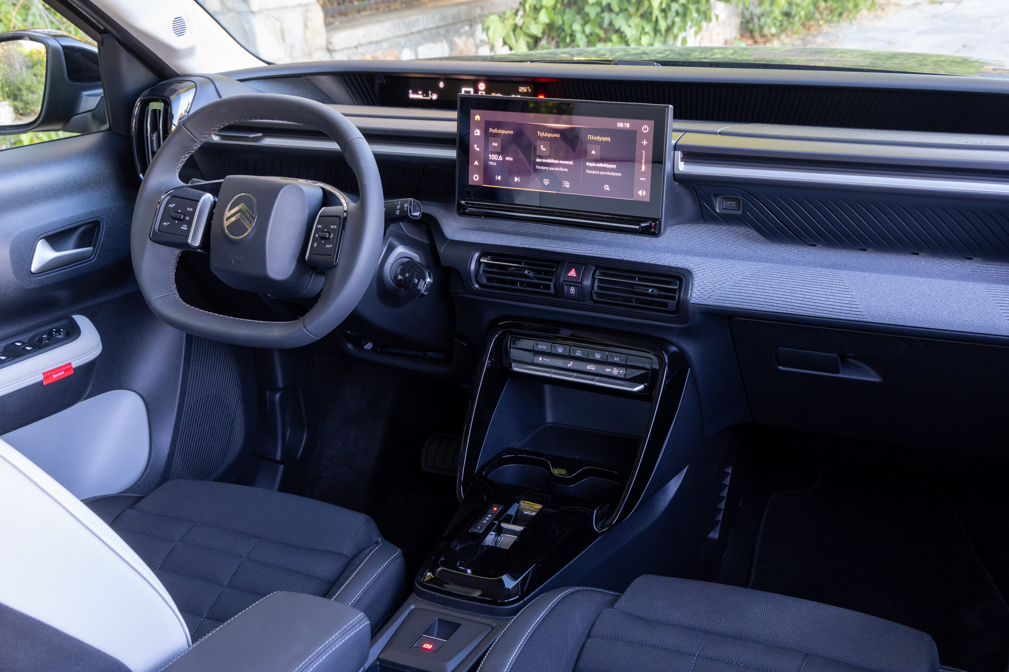 Test Drive Citroën C3 Aircross Hybrid 145 © Photo © DRIVE Media Group/Thanasis Koutsogiannis