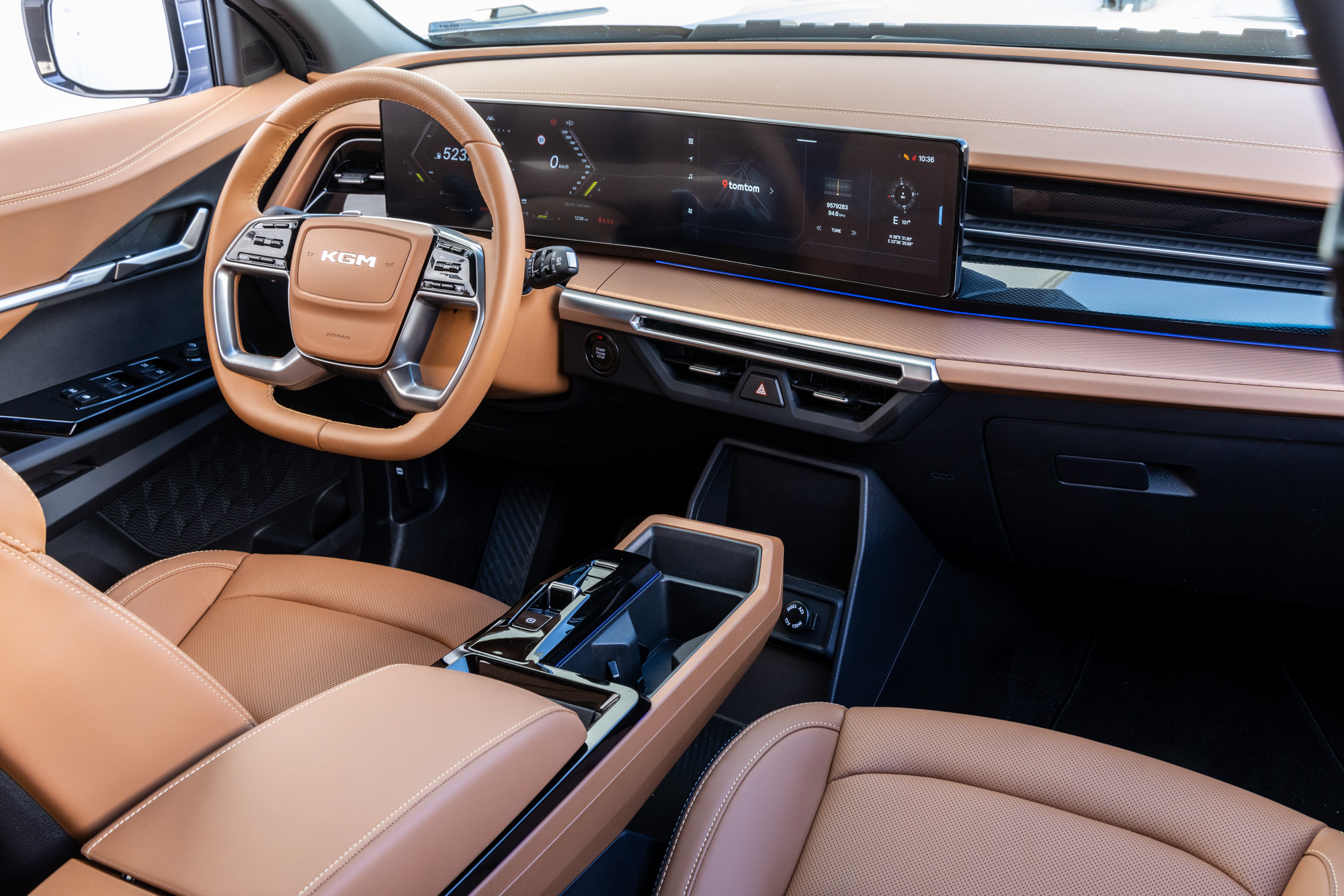 Test drive: KGM Torres Hybrid, Photo © DRIVE Media Group/Thanassis Koutsogiannis
