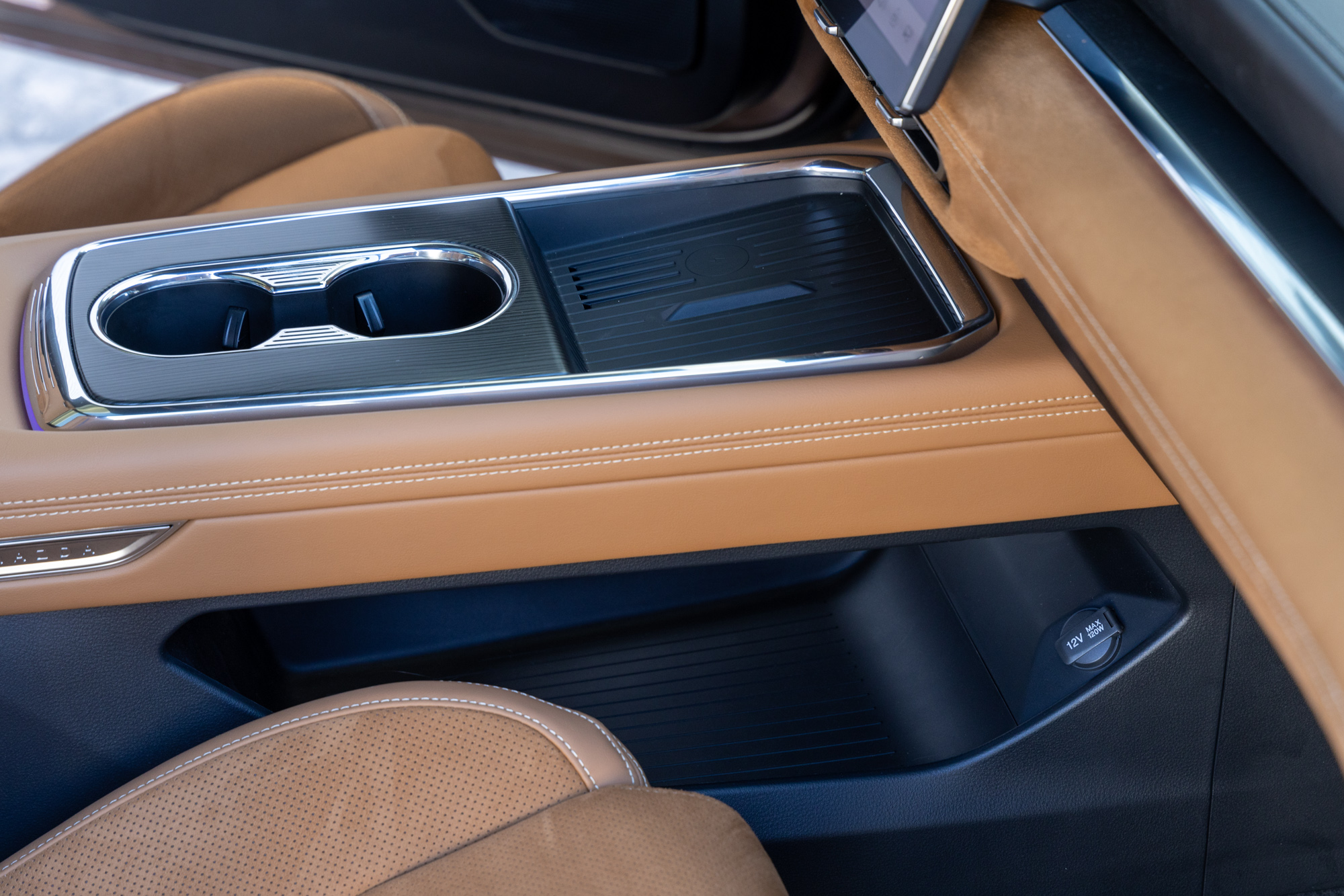 Test drive: Mazda6e Long Range, Photo © DRIVE Media Group/Thanasis Koutsogiannis