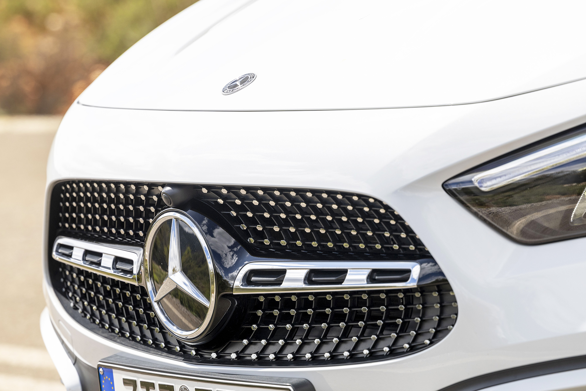 Test drive: DS 4 E-Tense vs Mercedes-Benz GLA 250 e /Photo © DRIVE Media Group/Thanasis Koutsogiannis