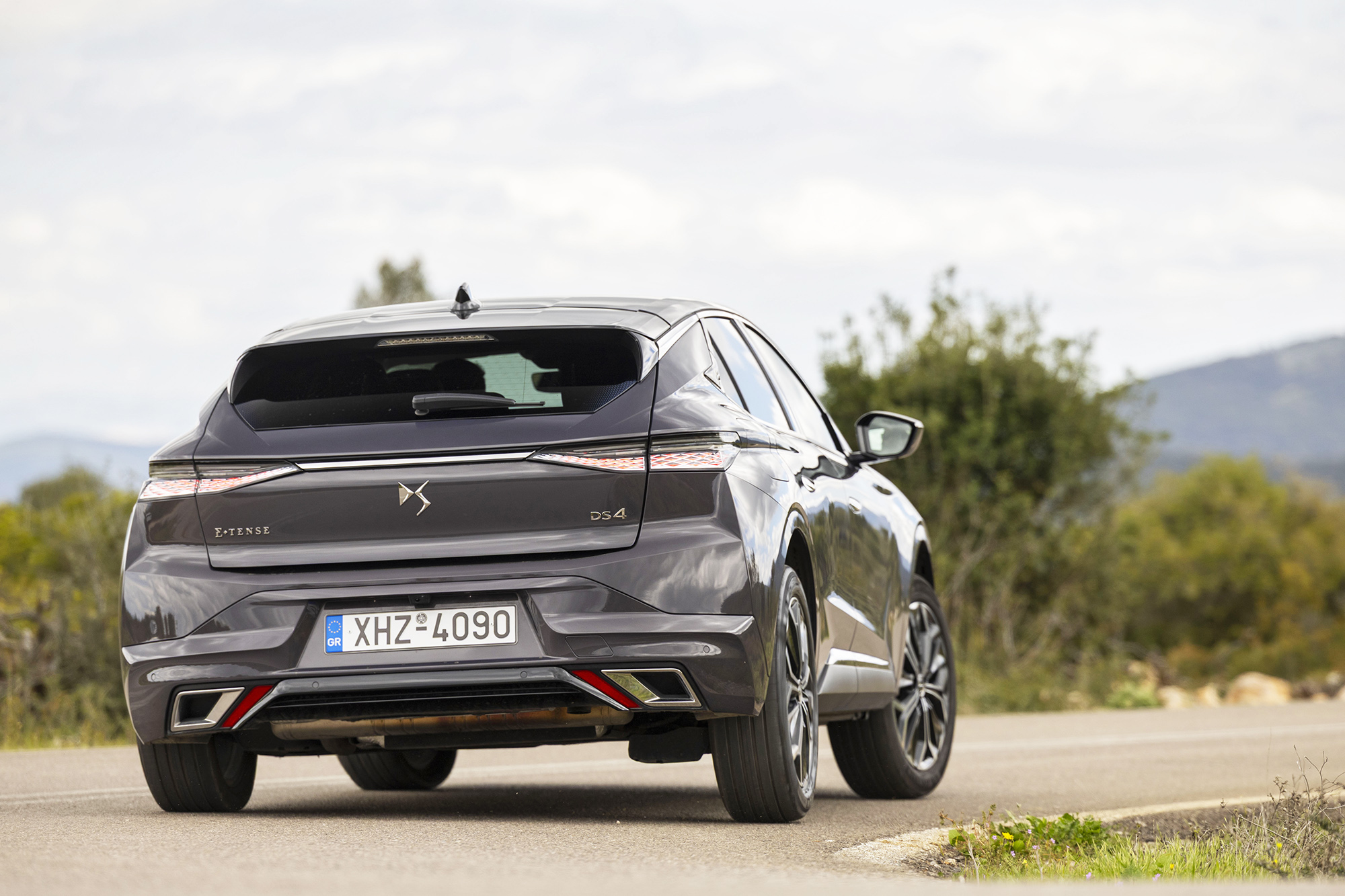 Test drive: DS 4 E-Tense vs Mercedes-Benz GLA 250 e /Photo © DRIVE Media Group/Thanasis Koutsogiannis