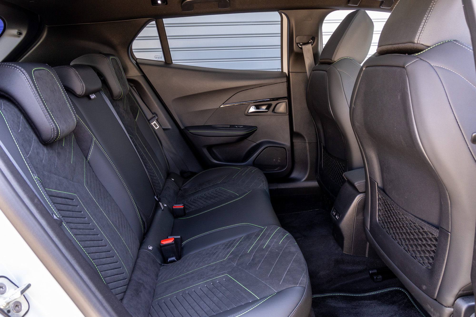 Test drive: Peugeot e-2008, Photo © DRIVE Media Group/Thanasis Koutsogiannis