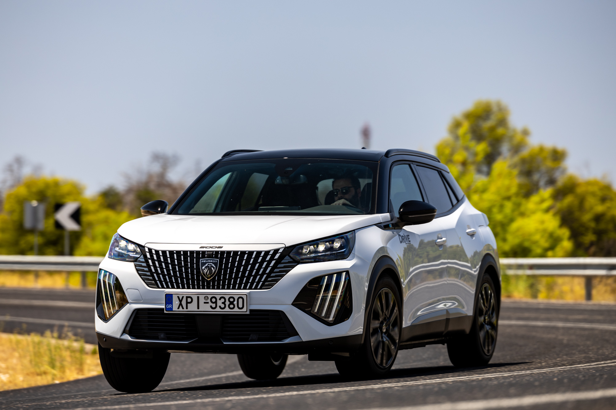 Test drive: Peugeot e-2008, Photo © DRIVE Media Group/Thanasis Koutsogiannis