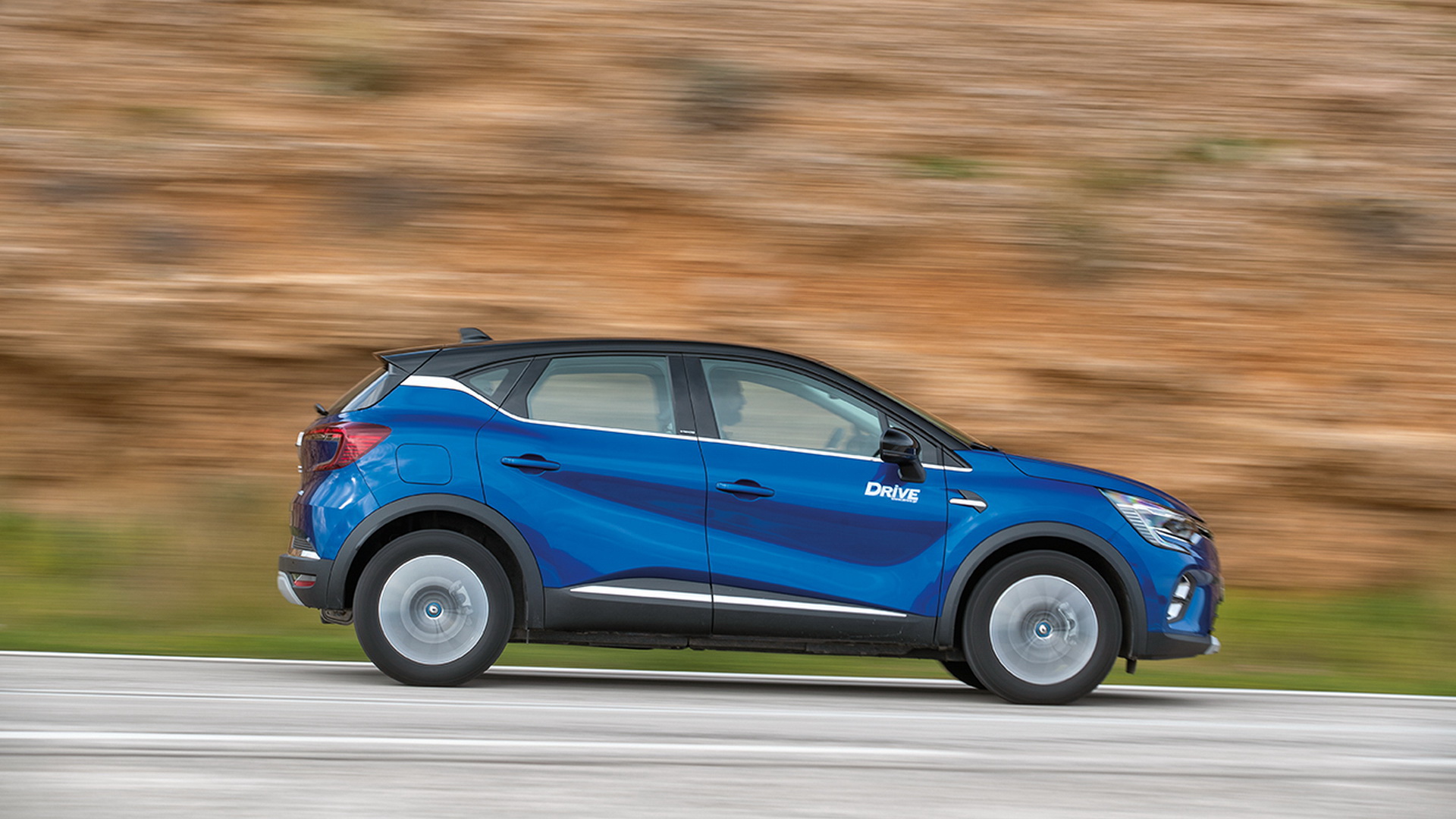 Test drive: Renault Captur E-TECH Plug-In Hybrid, Photo credits DRIVE Magazine/Thanassis Koutsogiannis