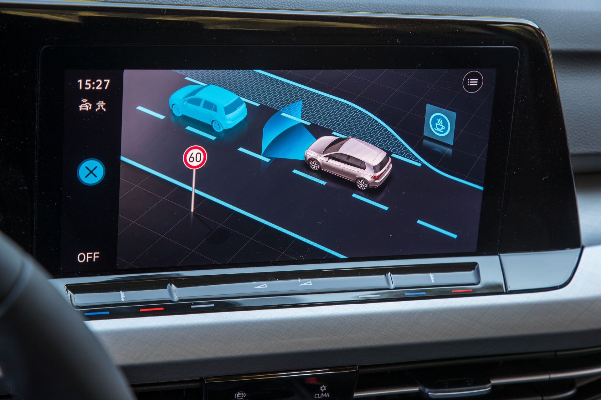 Toyota Corolla 1.8 Hybrid vs Volkswagen Golf 1.0 eTSI drive_gr 13