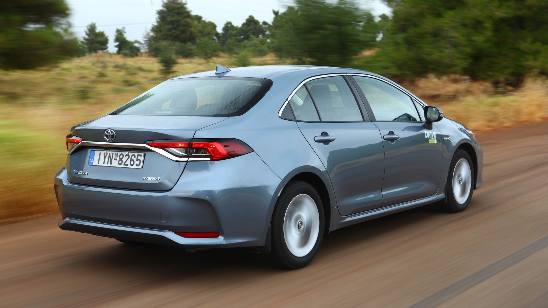 Toyota Corolla Sedan Hybrid 1