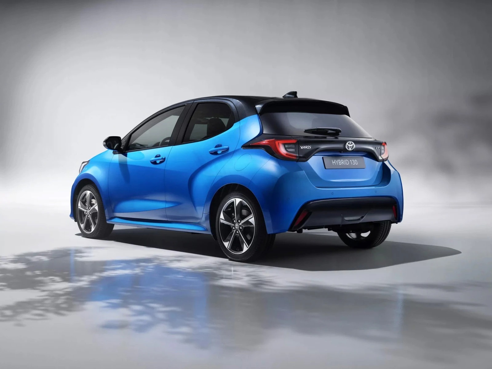 σουπερμίνι- Toyota Yaris Hybrid 130