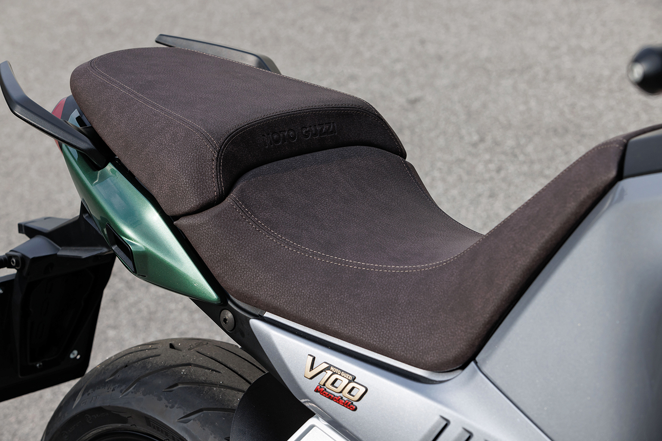 Test ride: Moto Guzzi V100 Mandello S, Photos © MOTO Magazine/Yorgos Niaounakis