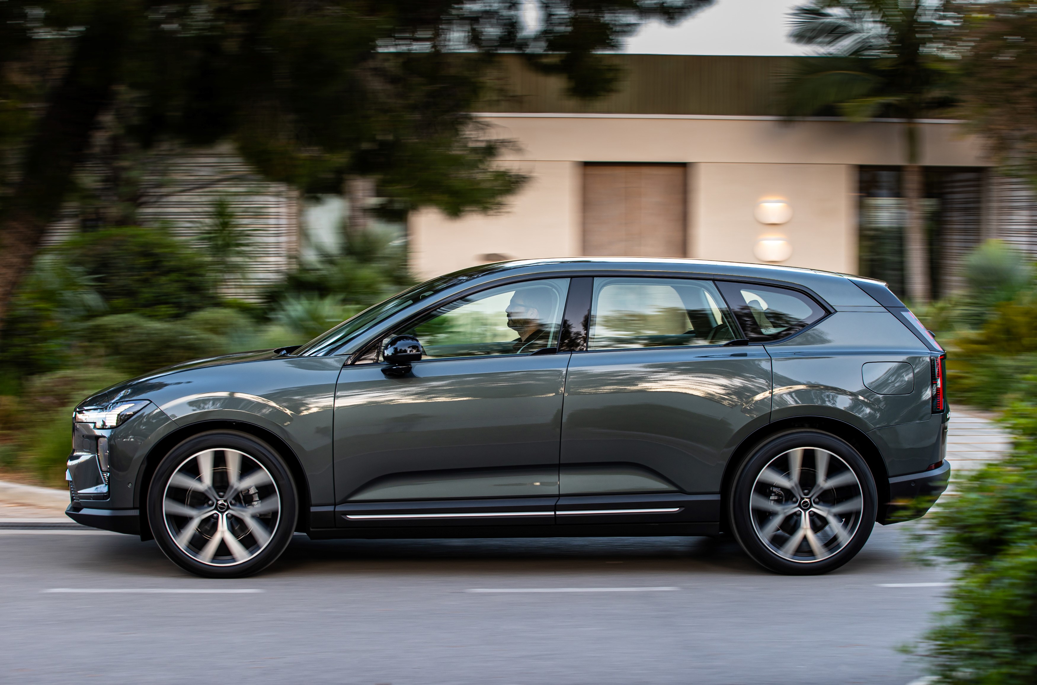 Volvo EX60