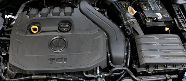 VW Golf Blumotion engine