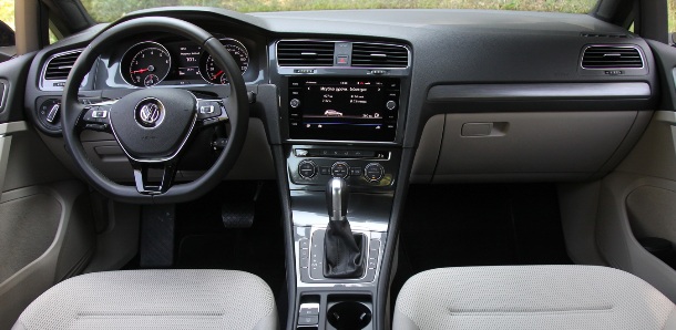 VW Golf FL interior