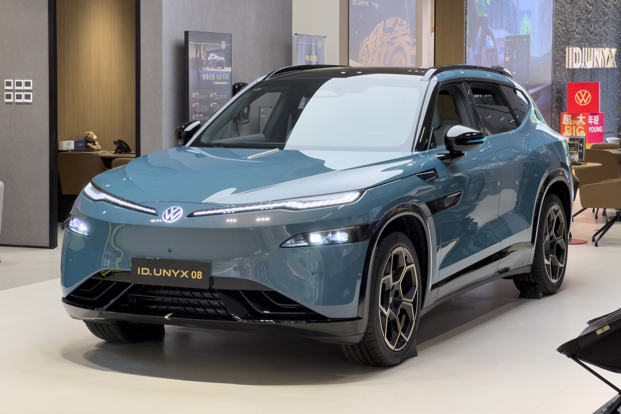 Volkswagen ID.Unyx 08