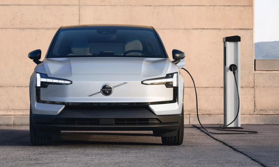 Volvo EX30 Charging