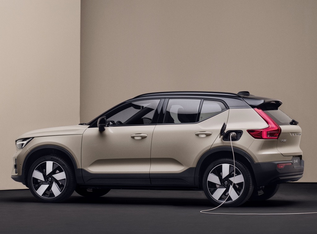 Volvo EX40