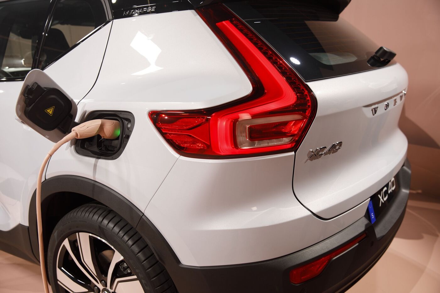 Volvo XC40 Charging