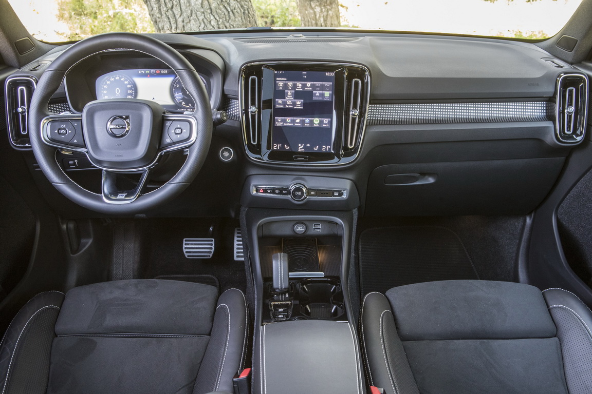 Volvo XC40_interior