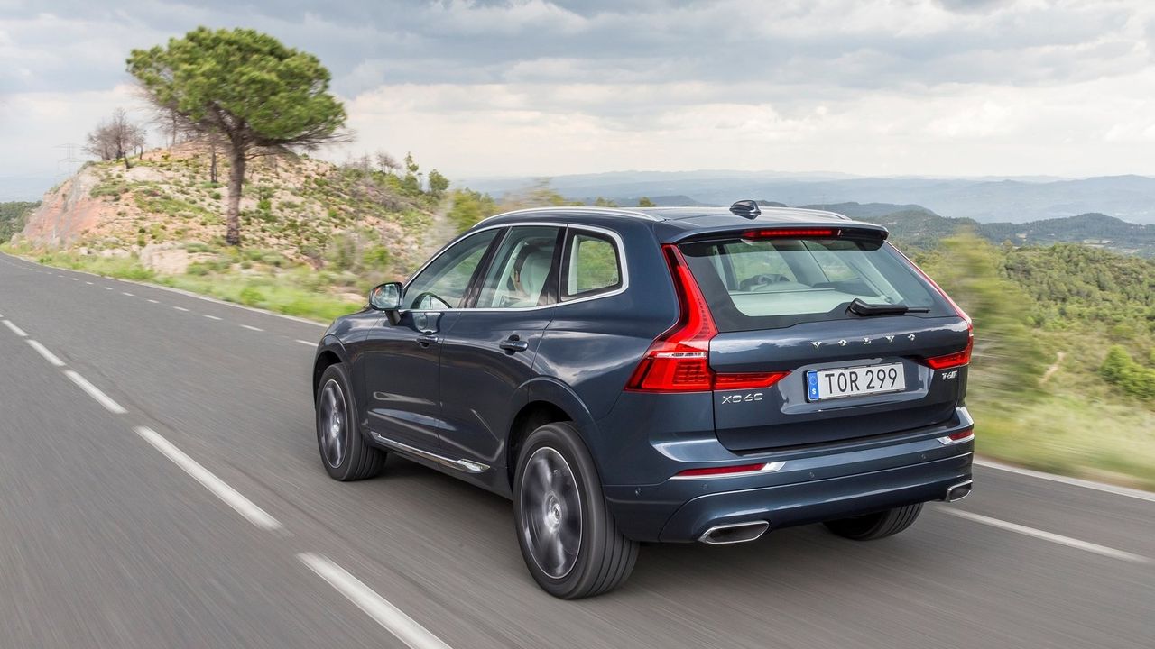 Volvo XC60 2018 Rear View