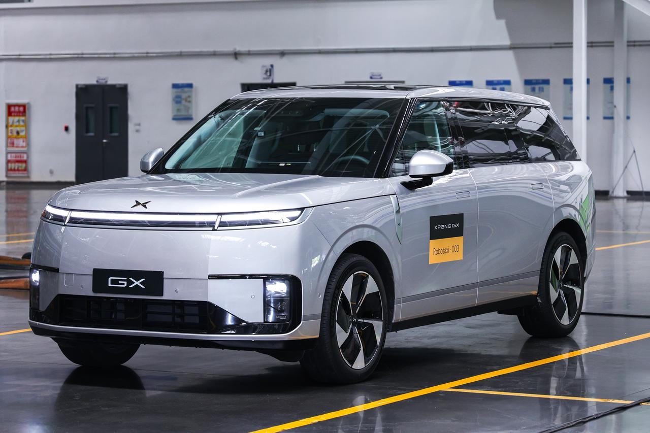 XPeng-GX-robotaxi