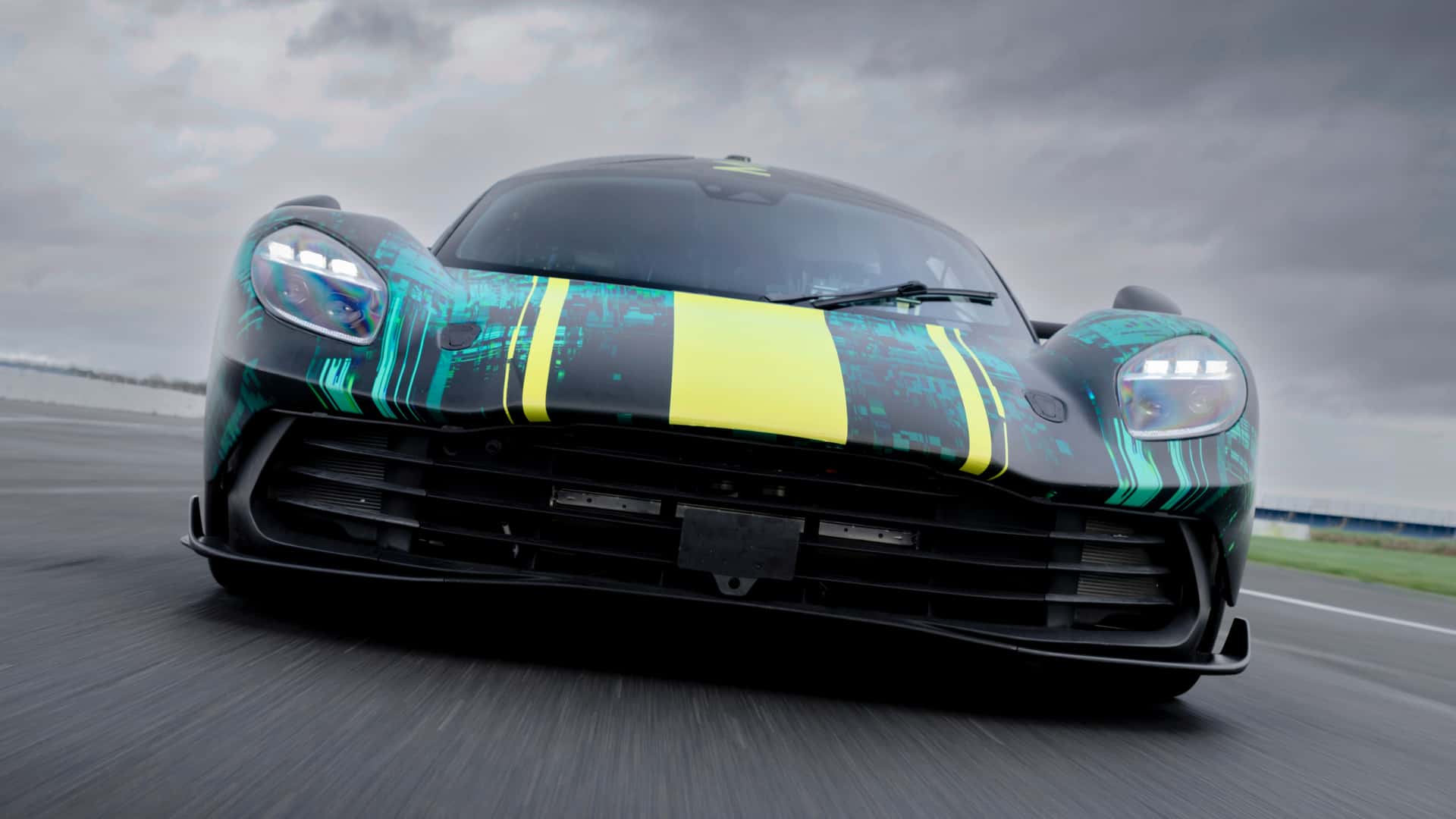 Η Aston Martin Valhalla βρίσκει επιτέλους τη Βαλχάλλα της | Drive