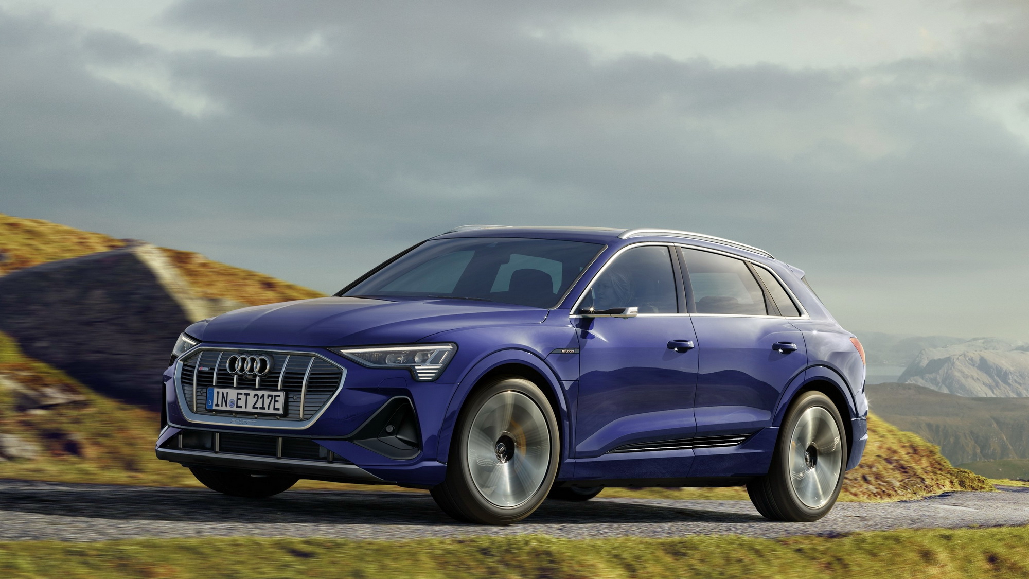 Audi e-tron quattro S line