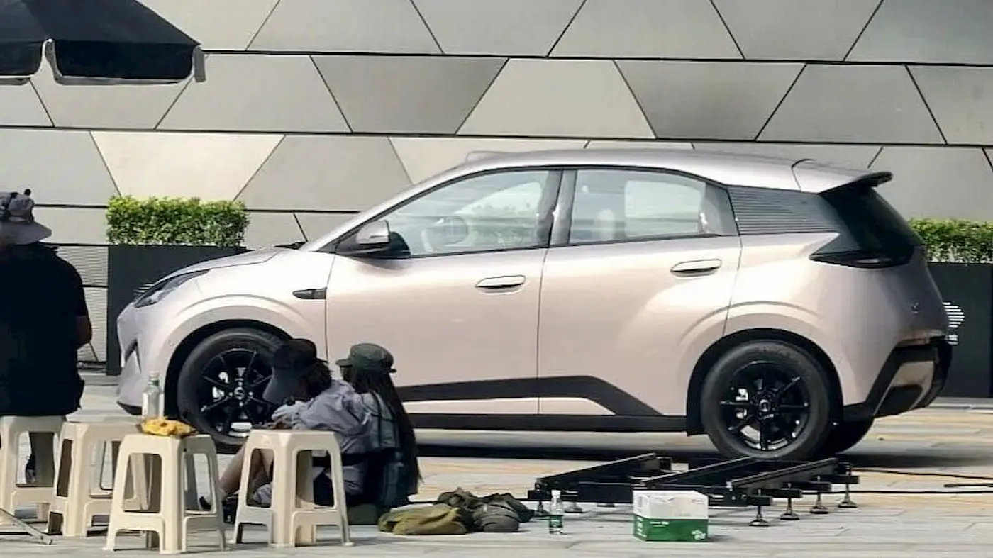 BYD Dolphin Surf