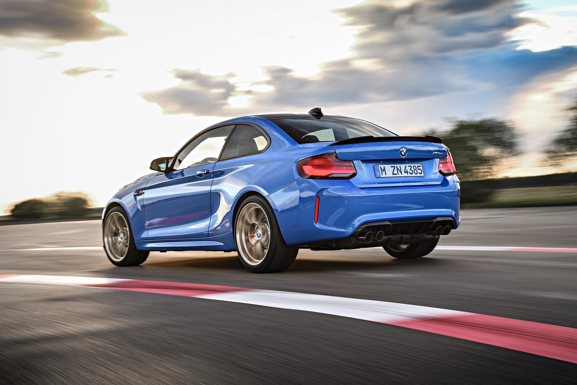 BMW M2 CS