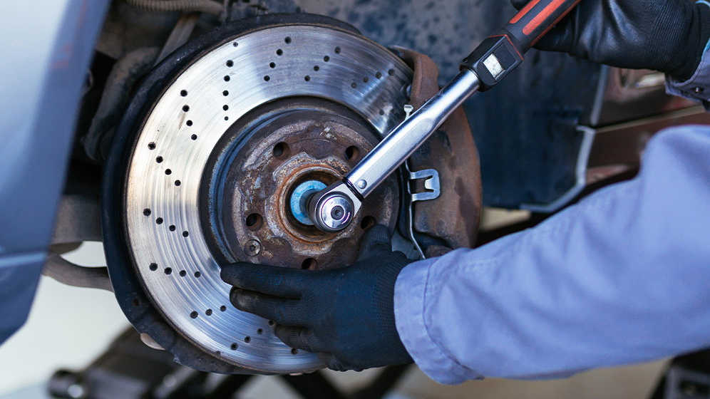 replacing brake discs