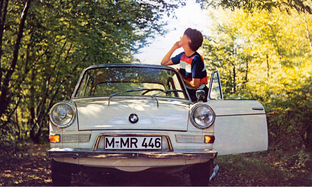 BMW 700