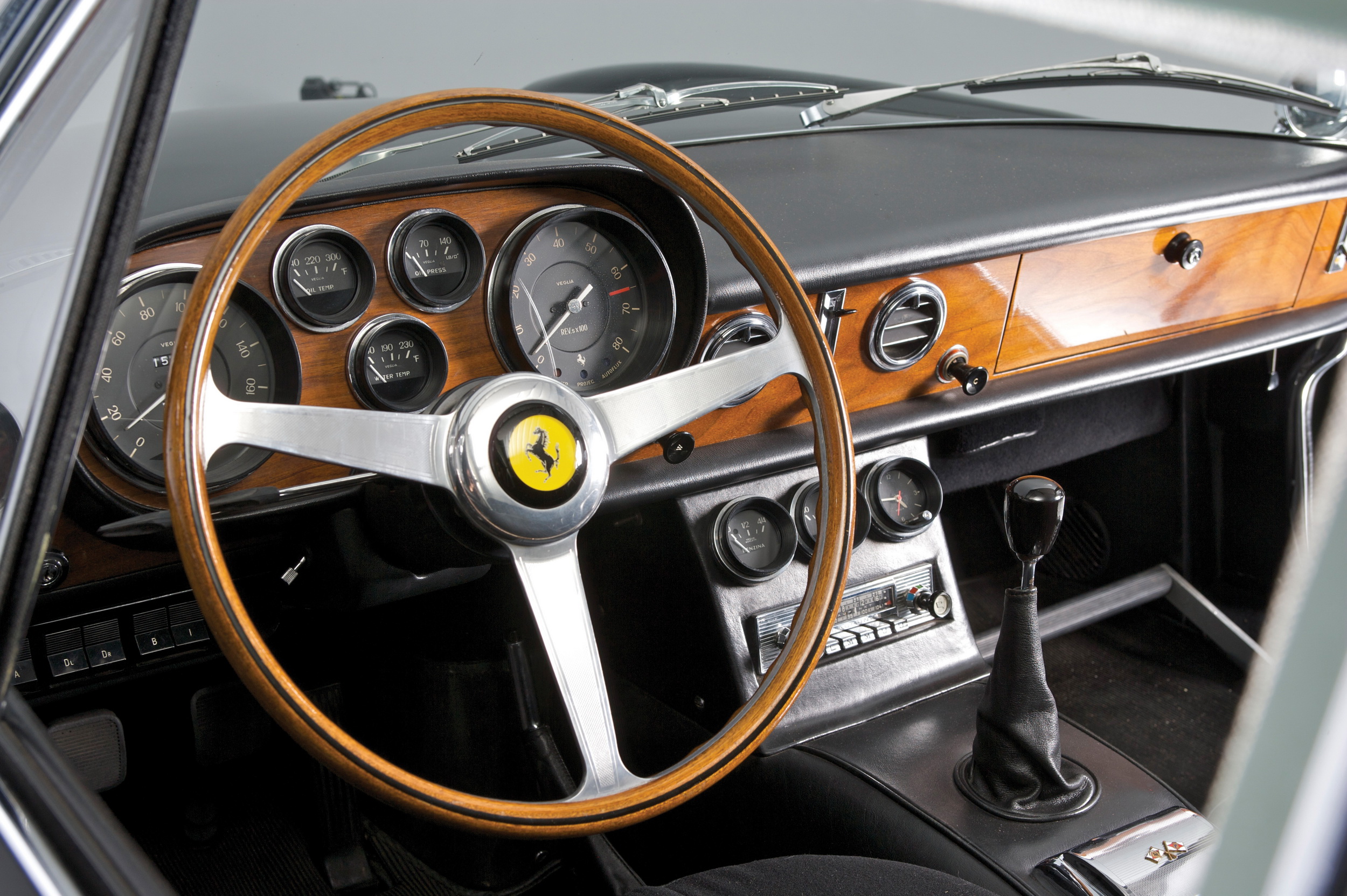 Ferrari 500 Superfast 1964-1966