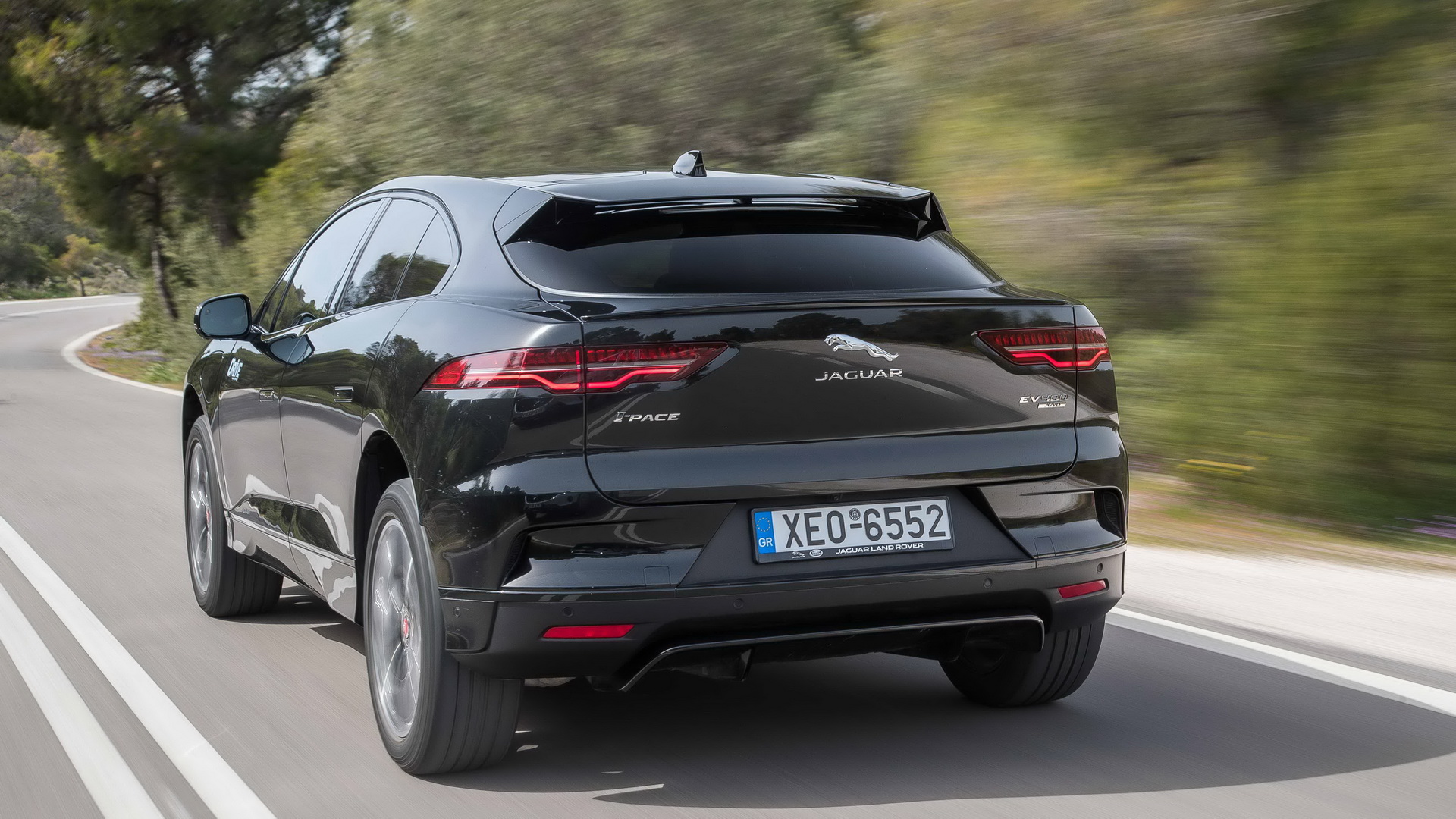 Συγκρίνουμε ηλεκτρικά SUV: Jaguar I-Pace EV400 vs Mercedes-Benz EQC 400 4MATIC/photo credits DRIVE Magazine/Thanassis Koutsogiannis