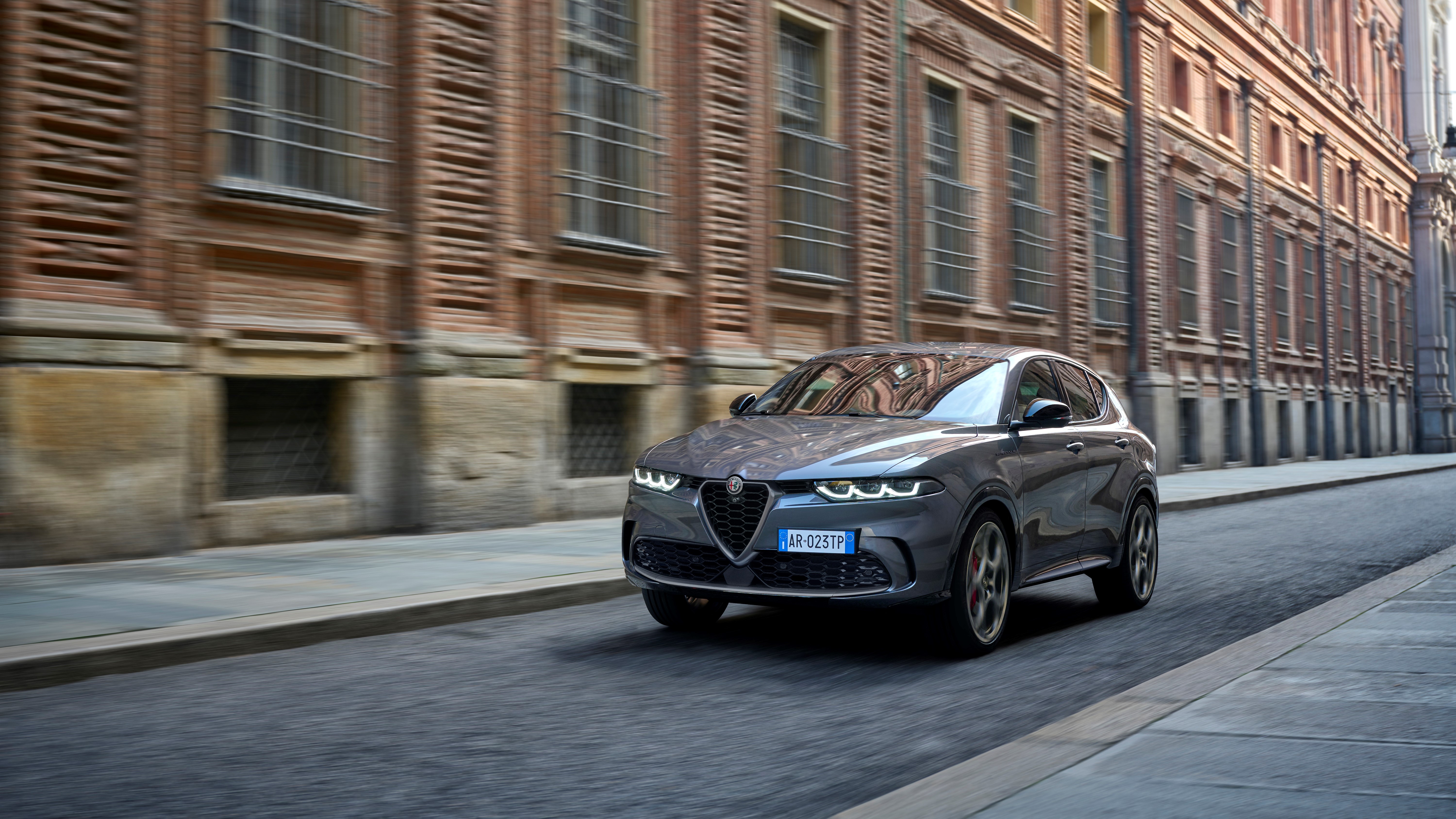 Alfa Romeo Τonale Plug-in Hybrid Q4 