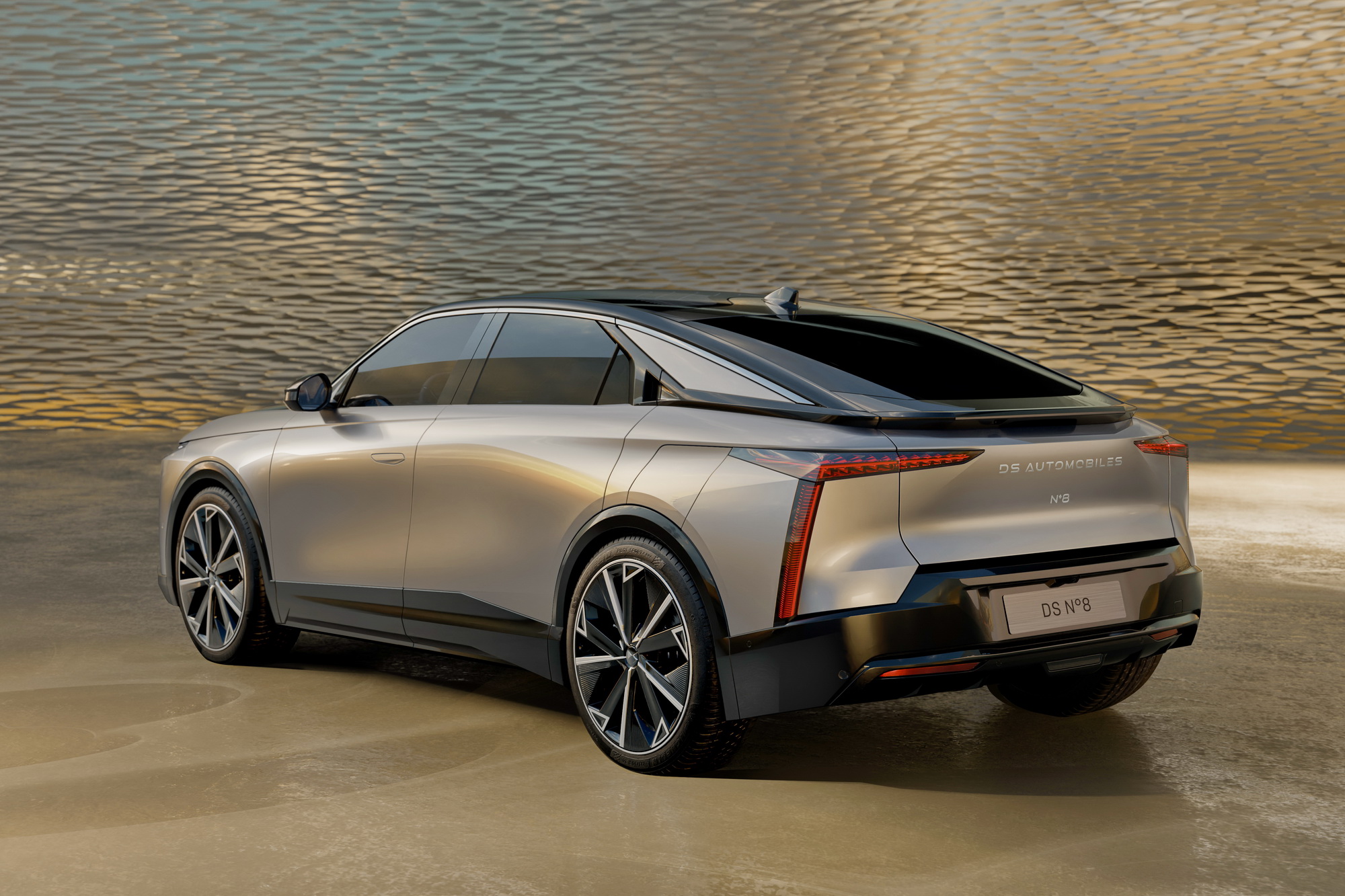 DS N°8