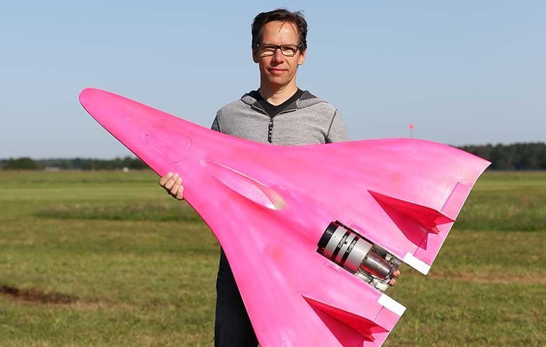 RC-jet Inferno and maker