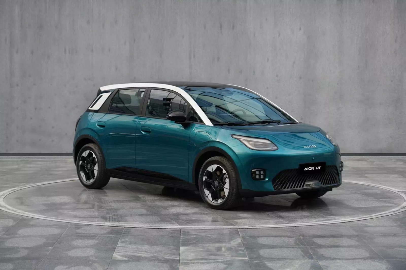 GAC Aion UT