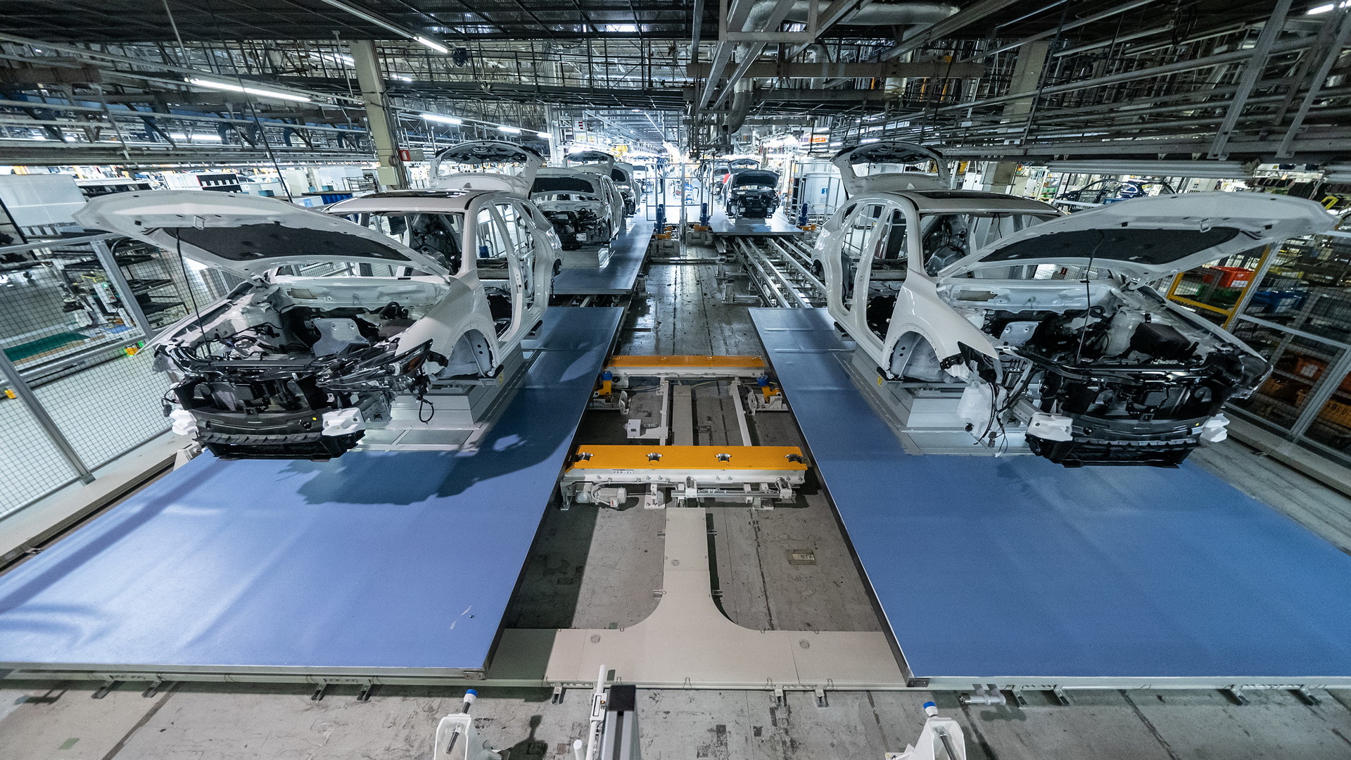 Mazda Hofu plant, production line H2 