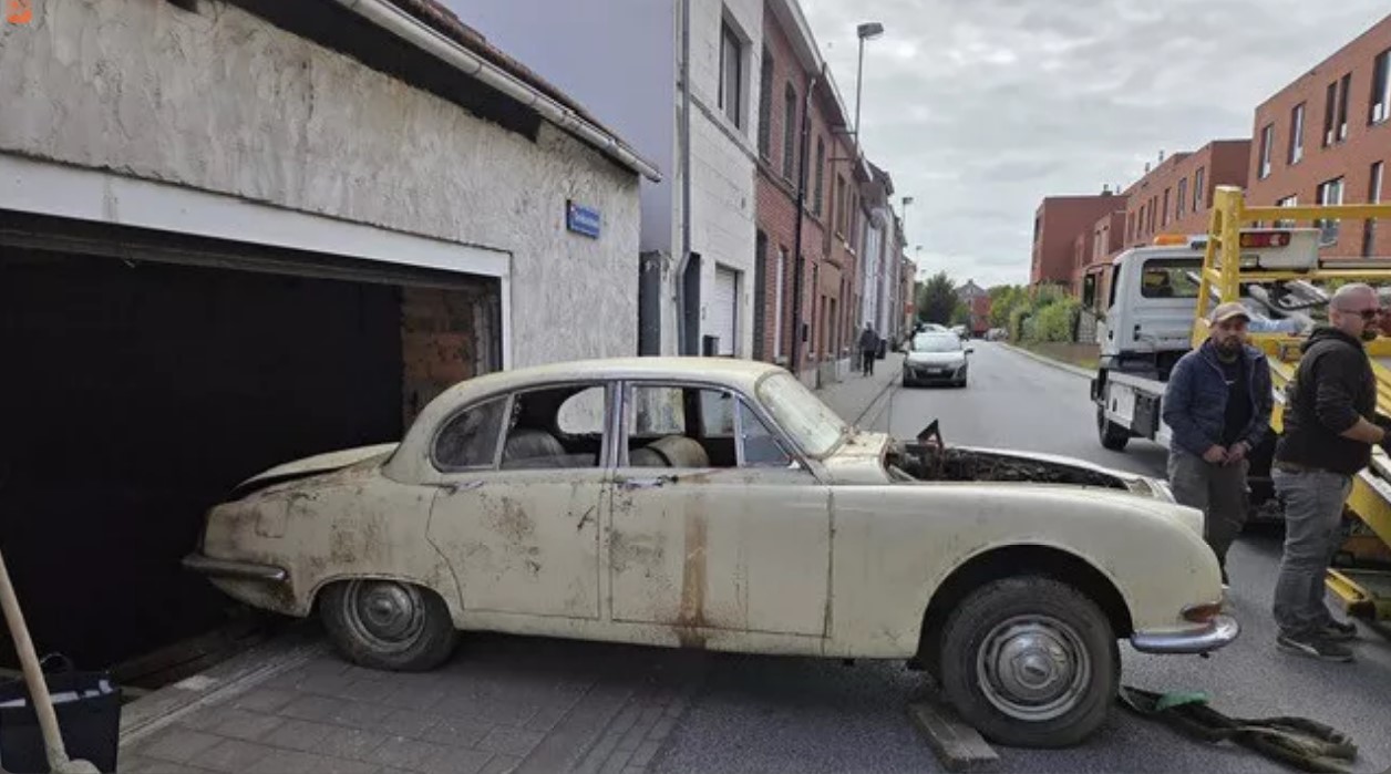 Jaguar S-type