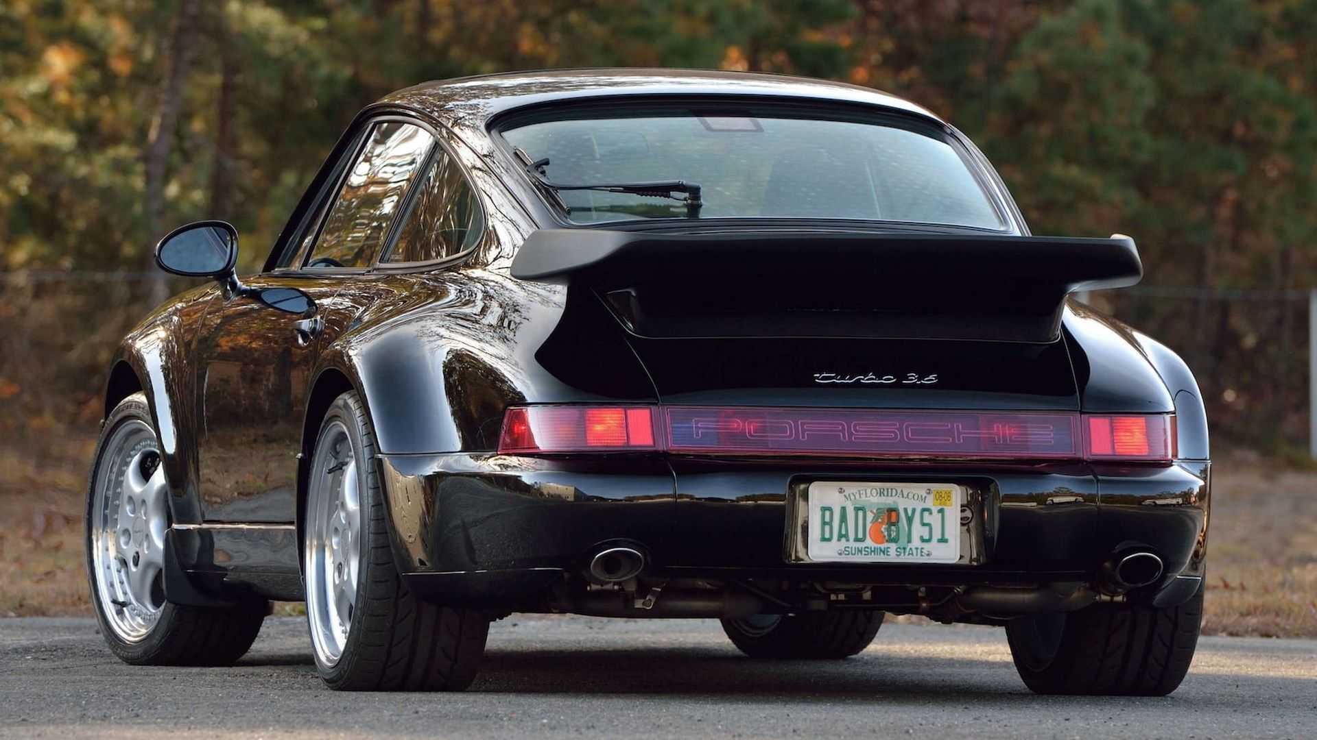 Porsche 911 Turbo typ 964 Bad Boys rear view